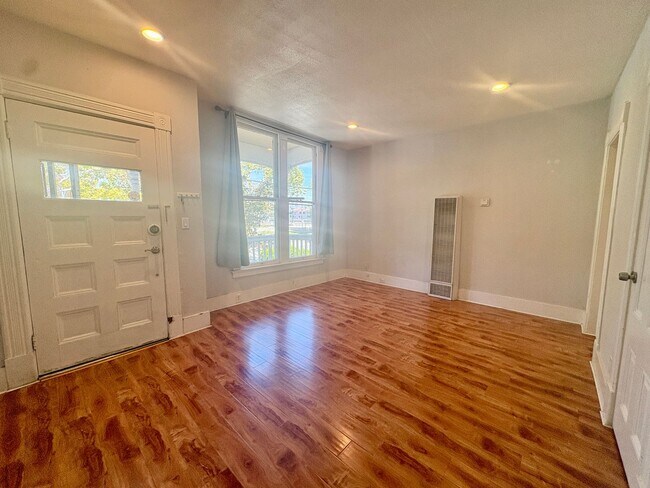 Building Photo - 446 W San Fernando St