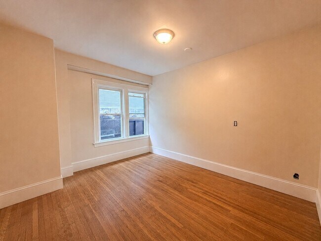 Building Photo - 36 Champney St