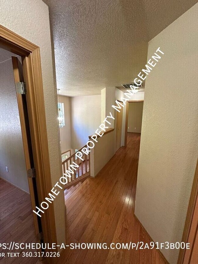 Building Photo - 5463 Komachin Loop SE
