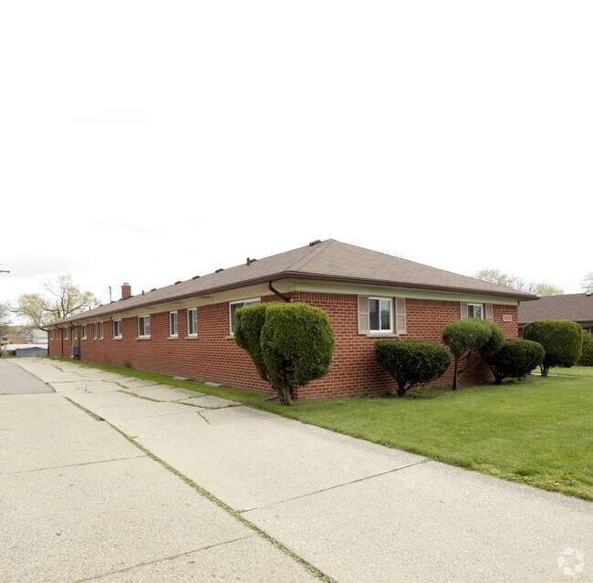 Building Photo - 3828 Devon Rd