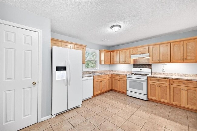 Building Photo - 255 Lowry St