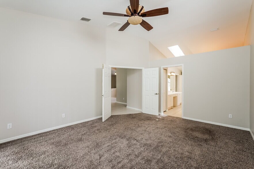 Building Photo - 19515 Lake Osceola Ln