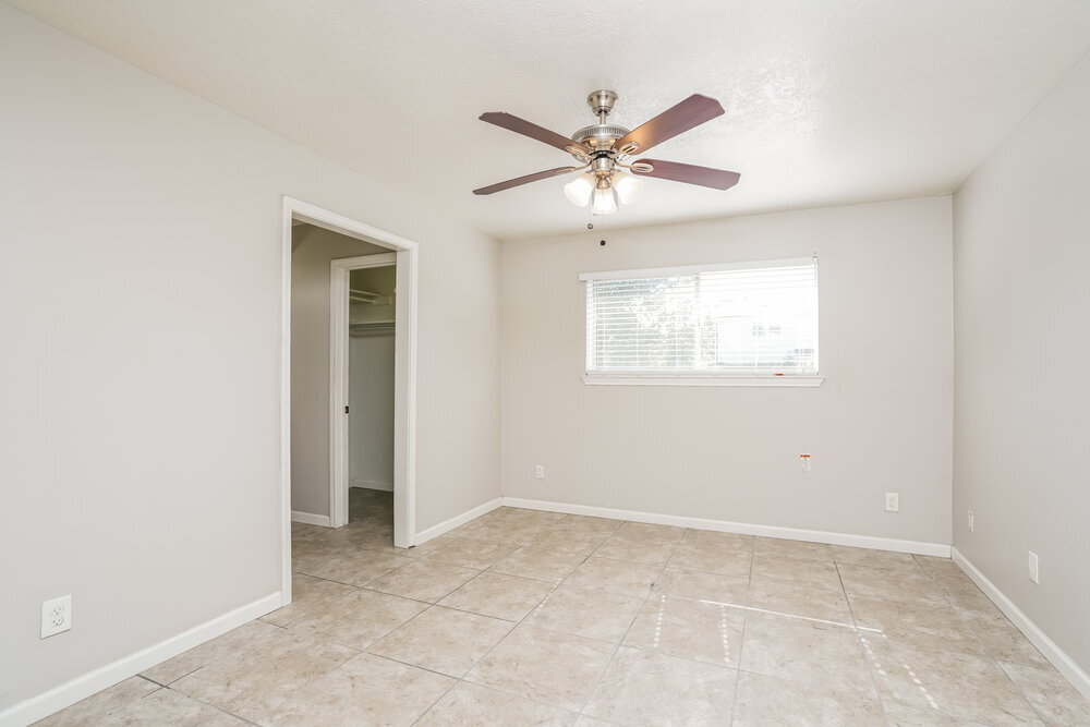 Building Photo - 2515 Village Cir Dr