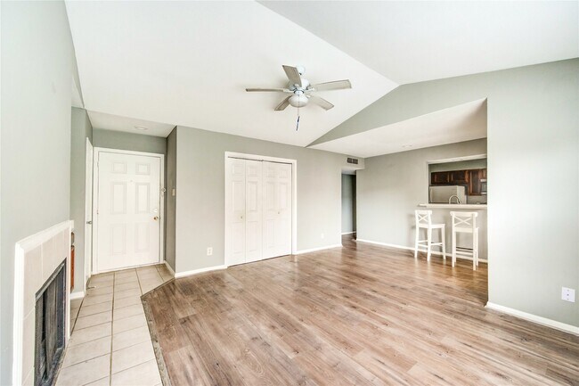 Building Photo - 14600 Fonmeadow Dr