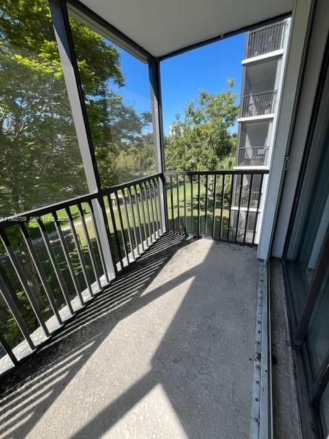 Building Photo - 3475 N Country Club Dr