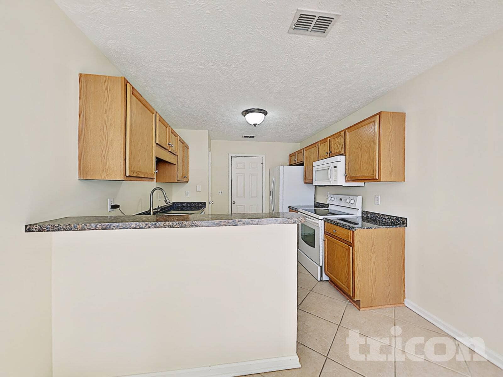 Building Photo - 3013 Weybridge Dr