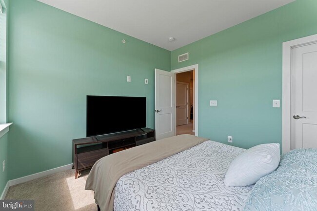 Building Photo - 304 Petite Sirah Terrace SE