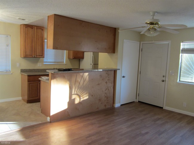 Building Photo - 32641 Brenda Way