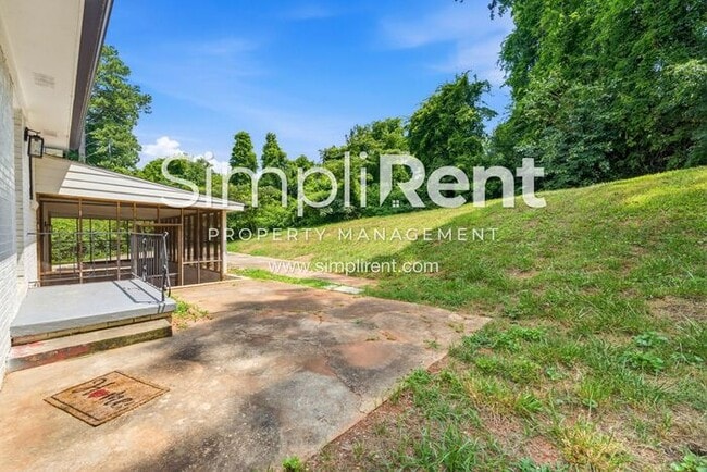 Building Photo - *First Month's Rent Free w/ a 13 month Lease*