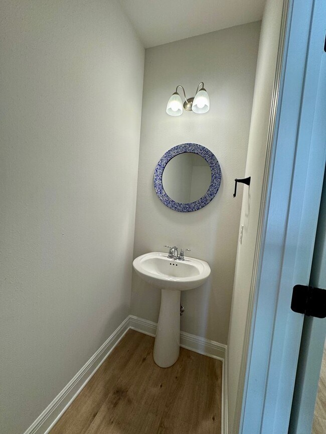 Building Photo - 272 The Prado