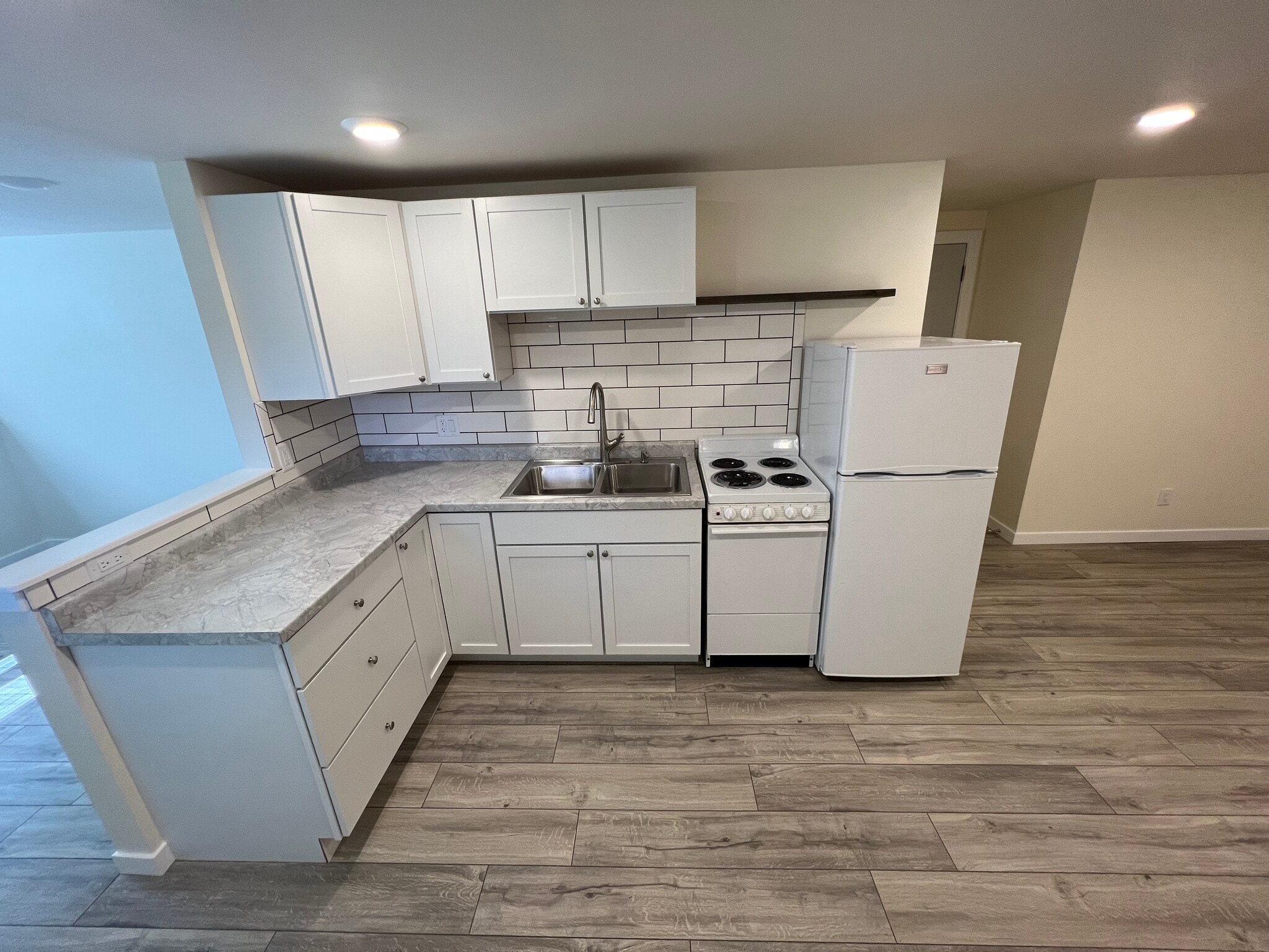 Building Photo - 6118 Strathmore Ln