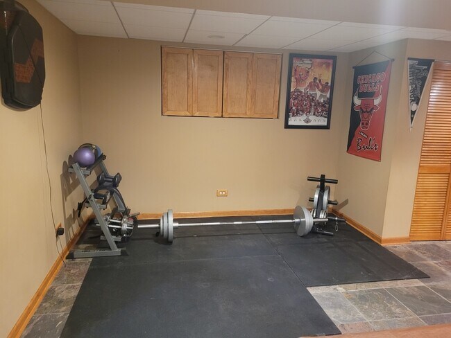 Building Photo - 741 Regal Ln