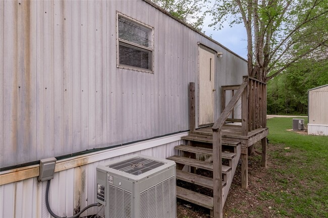 Building Photo - 1961 Quality Blvd