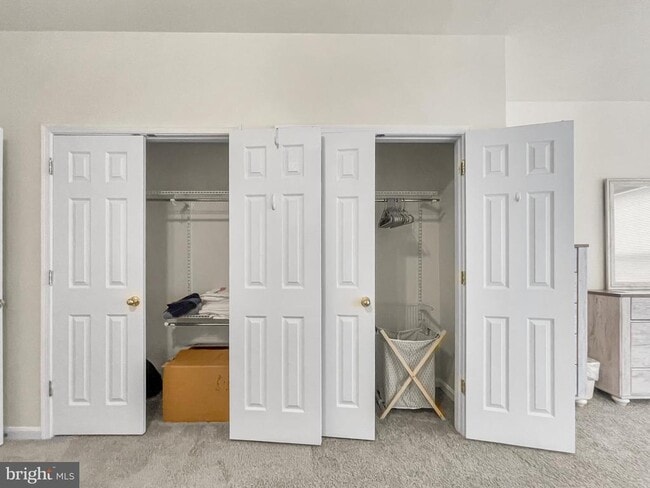 Building Photo - 12 S Exeter St