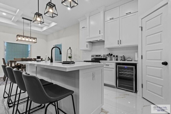 Building Photo - 7425 Lake Havasu