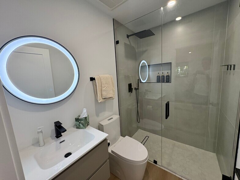 Building Photo - 4440 NE 26th Ave