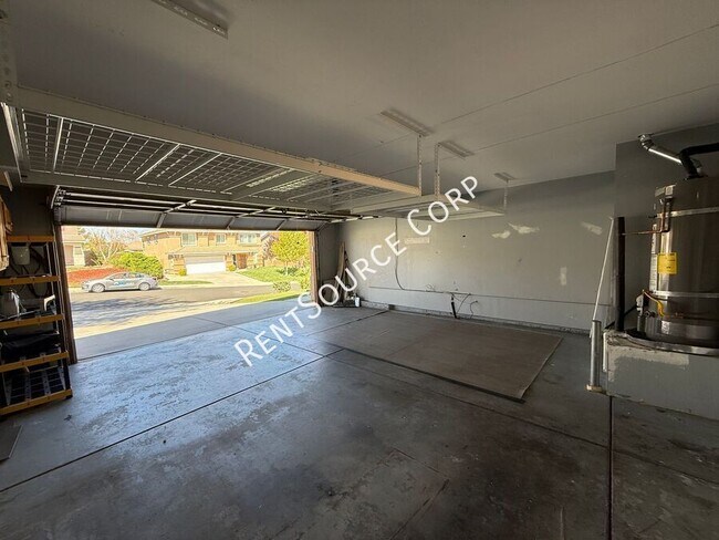 Building Photo - 38706 Annette Ave