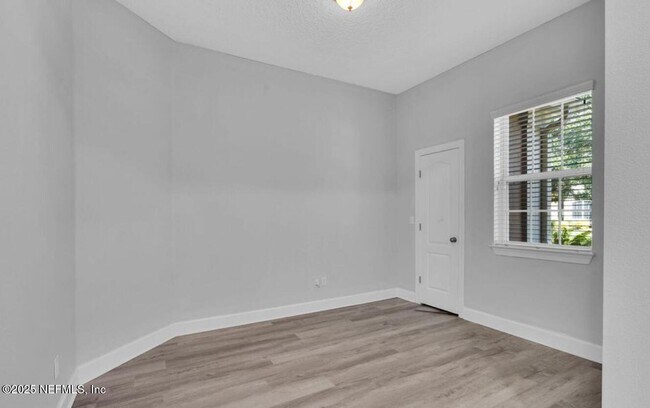 Building Photo - 4431 Vista Point Ln
