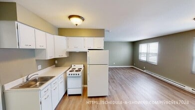 Building Photo - 403 E Park St