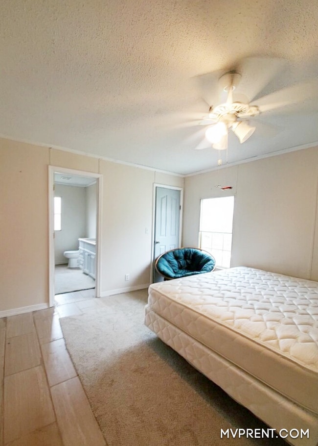 Building Photo - 279 Seminole Trl