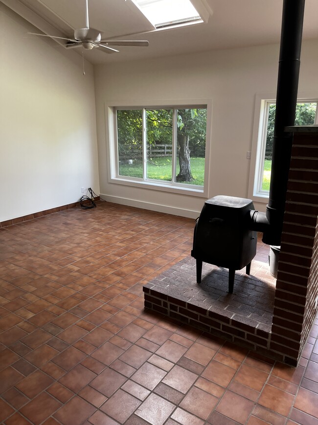 Building Photo - 1831 Eden Ln