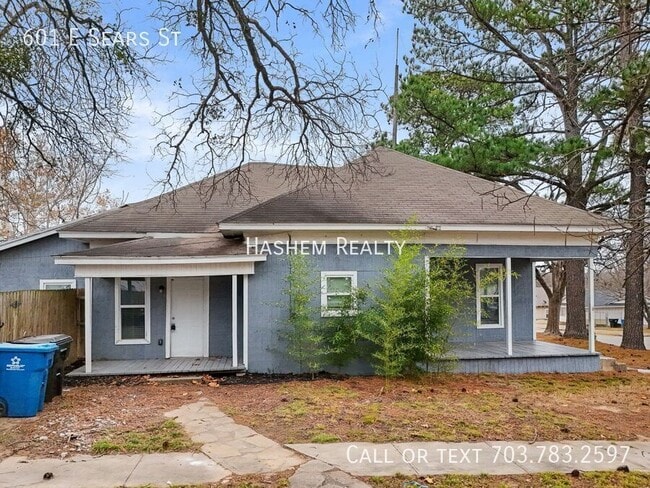 Building Photo - 601 E Sears St