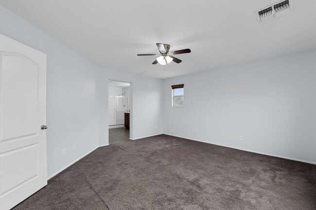Building Photo - 2220 S Ponderosa Dr