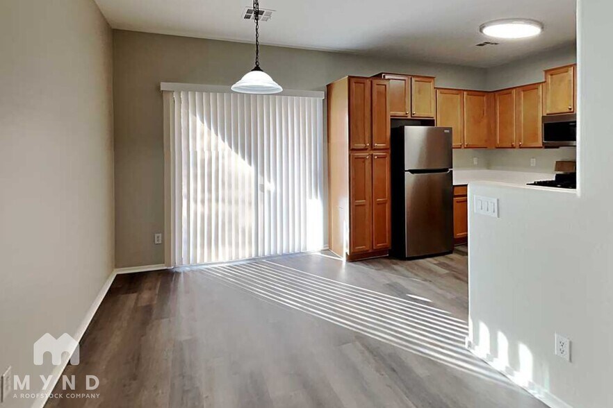 Building Photo - 15219 W Shaw Butte Dr