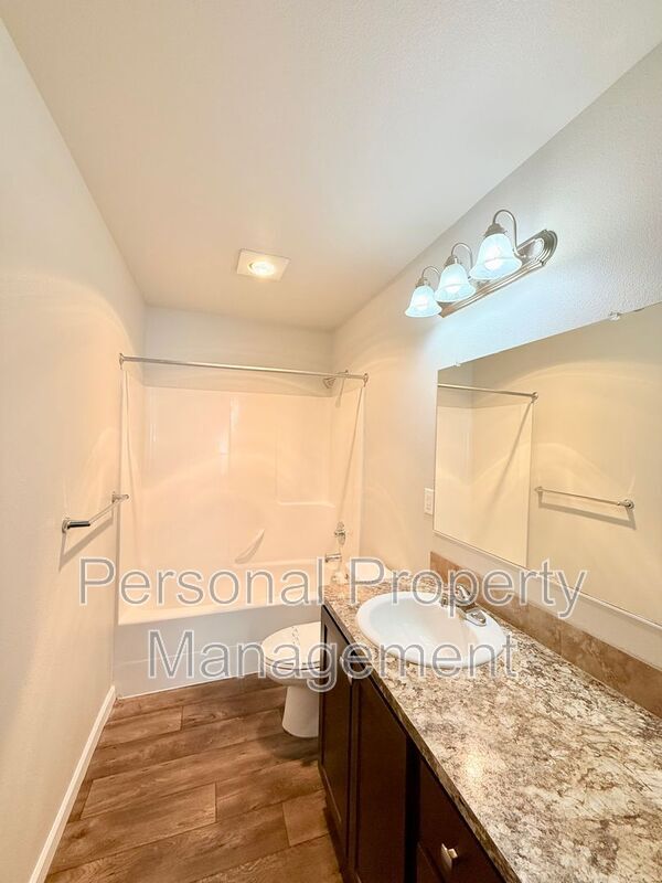 Building Photo - 12600 NE 49th St