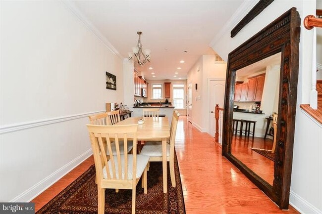 Building Photo - 402 N Thomas St