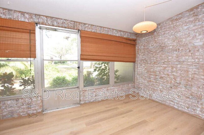 Building Photo - 2025 Sylvester Rd