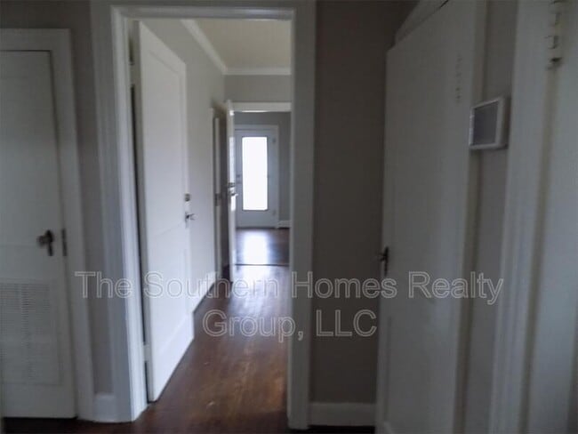 Building Photo - 306 Walker St