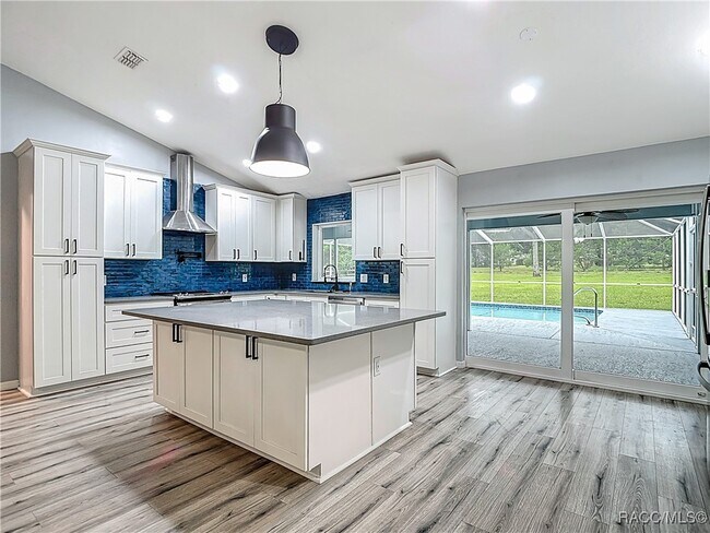 Building Photo - 884 W Massachusetts St