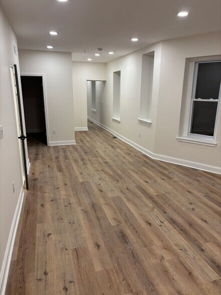 Building Photo - 137 W Washington Ln