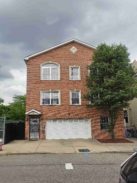 Primary Photo - 289 Arlington Ave