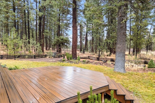 Building Photo - Unfurnished Peaceful River Retreat – Moder...