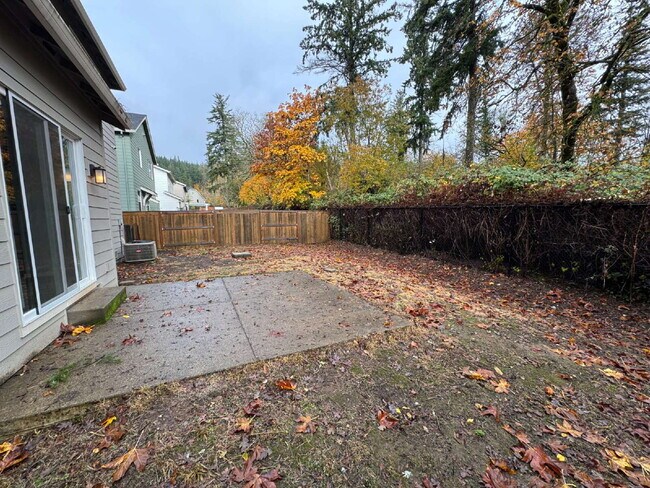 Building Photo - 5 Bedroom Camas Home, Spacious, Fenced Backyard