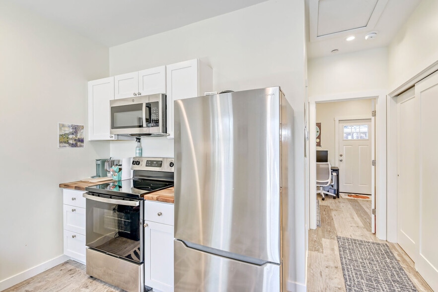 Building Photo - 196 S Caribou St