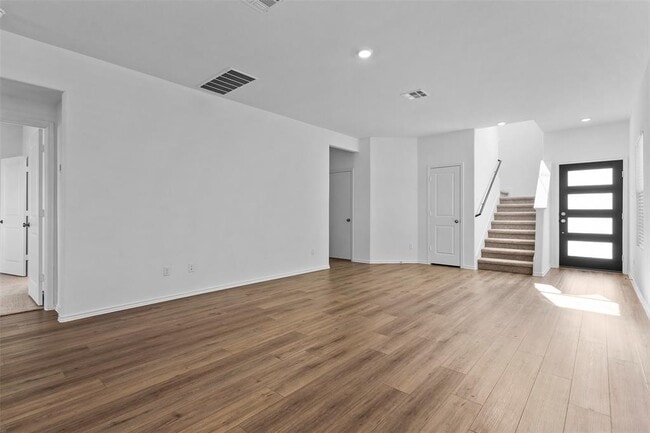Building Photo - 105 Allegro Dr