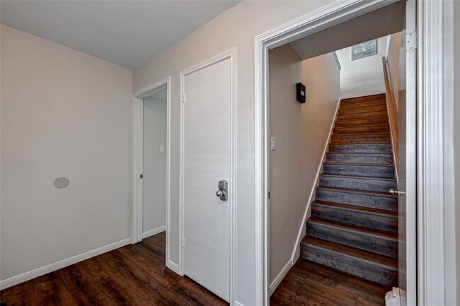 Building Photo - 88 Lakeview Village