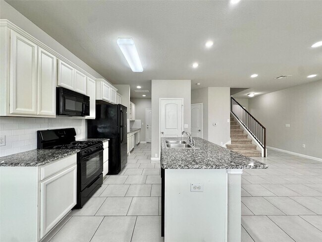 Building Photo - 113 Homily Dr