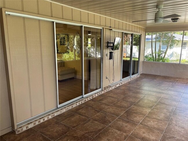 Building Photo - 2866 E Rainbow Cir
