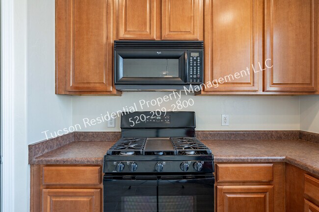 Building Photo - 4923 E Chickweed Dr