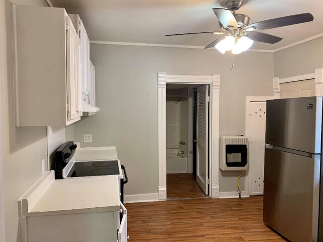 Building Photo - 928 Greenwood Ave