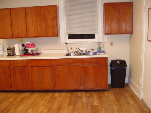 kitchen sink - 1425 State St