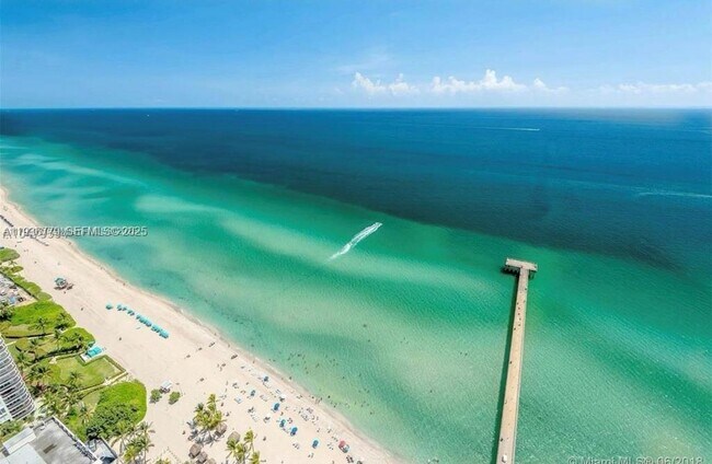 Building Photo - 16699 Collins Ave