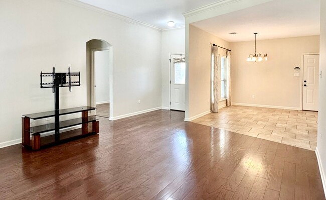 Building Photo - Move-In Ready 3 Bed, 2 Bath Home in Prairi...