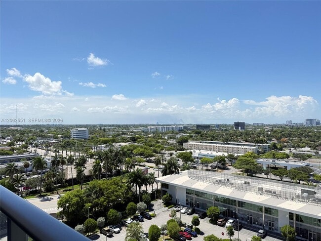 Building Photo - 1170 Hallandale Ave