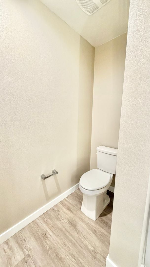 Building Photo - Brand New High-Rise Condo Unit with Stunni...