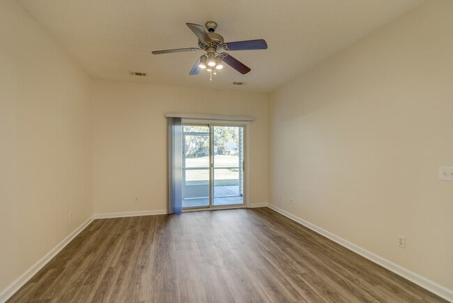 Building Photo - 35 Putters Pl